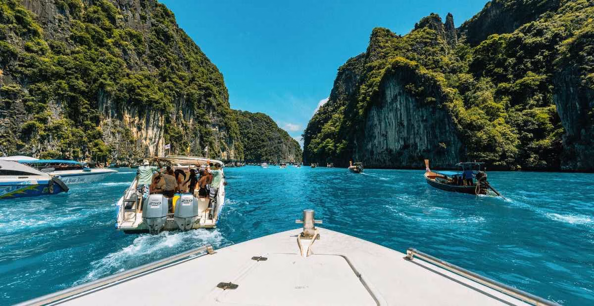 How to Plan a Budget-Friendly International Trip Without Compromising Comfort?